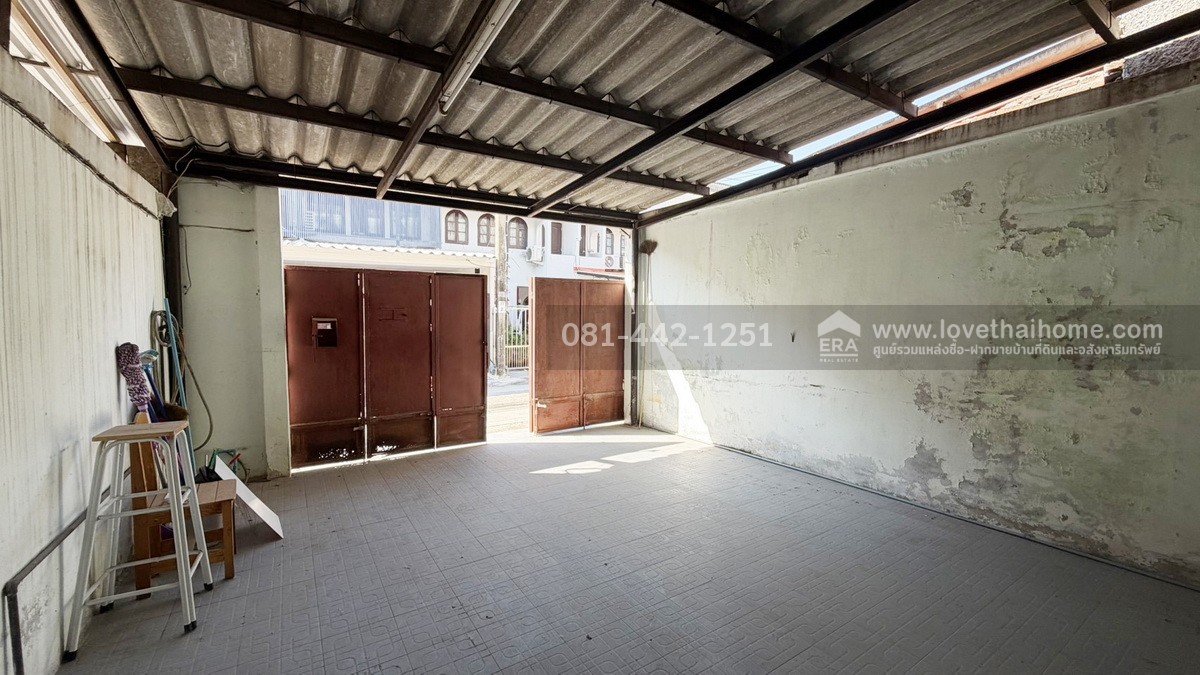 ขายทาวน์เฮ้าส์2ชั้นถนนพระราม9 ซอย13 ซอยโพธิ์หิรัญอุทิศ หมู่บ้านวิจิตชัย พื้นที่ 23 ตรว. ขาย 3.4 ล้านบาท ทำเลใจกลางพระราม9 ใกล้ MRT ศูนย์วัฒนธรรม