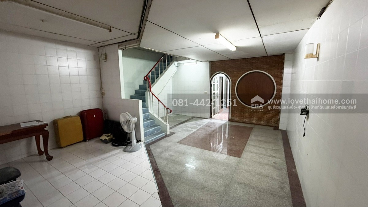 ขายทาวน์เฮ้าส์2ชั้นถนนพระราม9 ซอย13 ซอยโพธิ์หิรัญอุทิศ หมู่บ้านวิจิตชัย พื้นที่ 23 ตรว. ขาย 3.4 ล้านบาท ทำเลใจกลางพระราม9 ใกล้ MRT ศูนย์วัฒนธรรม