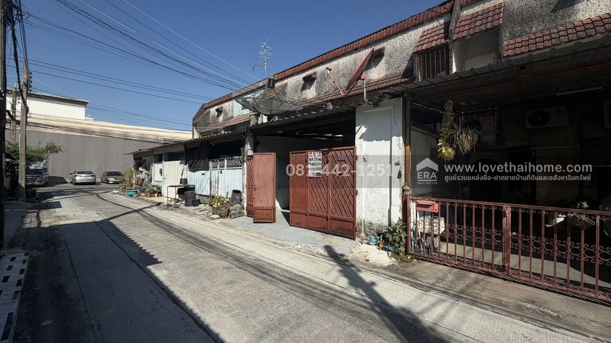 ขายทาวน์เฮ้าส์2ชั้นถนนพระราม9 ซอย13 ซอยโพธิ์หิรัญอุทิศ หมู่บ้านวิจิตชัย พื้นที่ 23 ตรว. ขาย 3.4 ล้านบาท ทำเลใจกลางพระราม9 ใกล้ MRT ศูนย์วัฒนธรรม