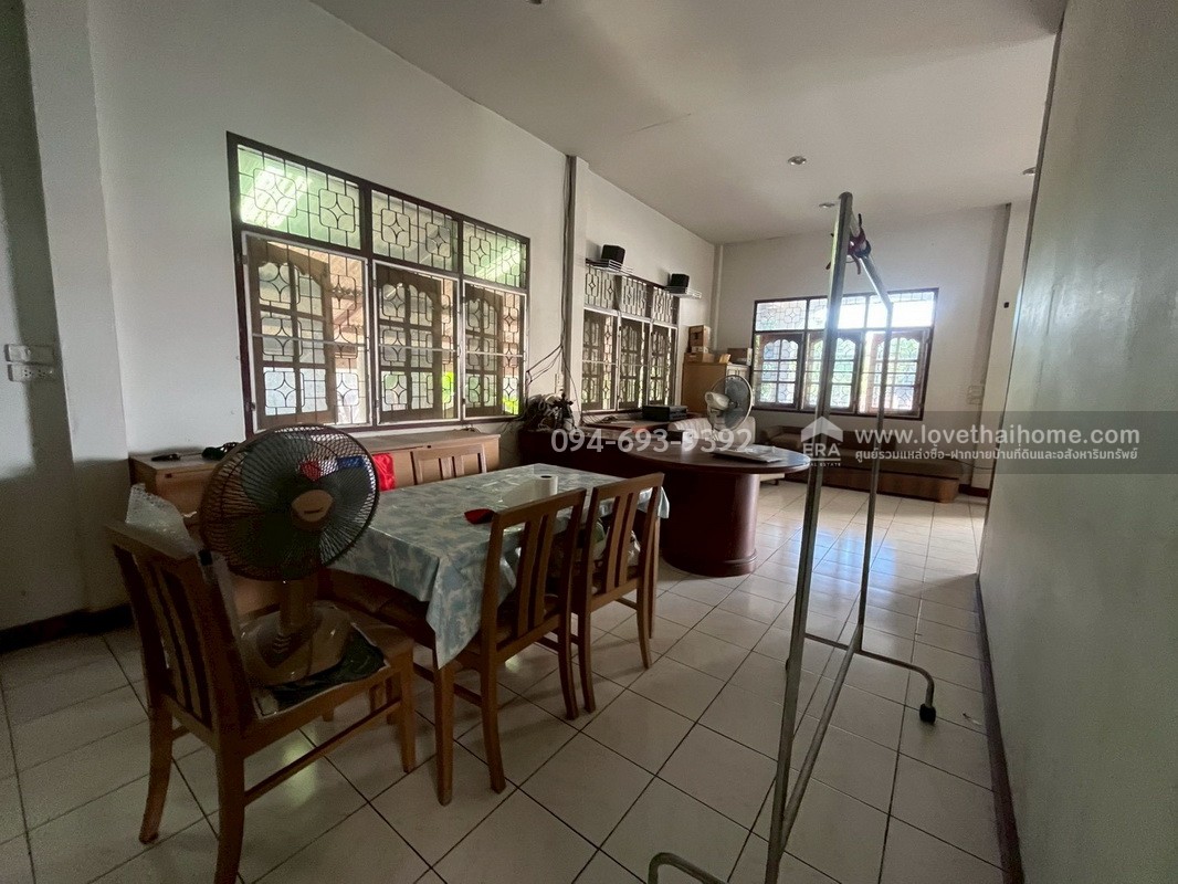 ขายบ้านเดี่ยว ซอยพระยาสุเรนทร์30 แยก6 พื้นที่ 153 ตรว. พื้นที่มากแบบนี้ไม่มีอีกแล้ว ขายเพียง 4.85 ล้านบาทเท่านั้น ทำเลดี ติดถนน 2 ด้าน ใกล้รถไฟฟ้าสายสีชมพู สถานีบางชัน