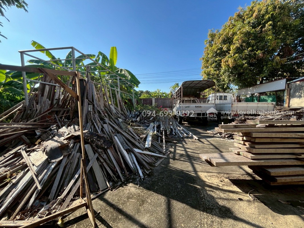 ขายบ้านเดี่ยว ซอยพระยาสุเรนทร์30 แยก6 พื้นที่ 153 ตรว. พื้นที่มากแบบนี้ไม่มีอีกแล้ว ขายเพียง 4.85 ล้านบาทเท่านั้น ทำเลดี ติดถนน 2 ด้าน ใกล้รถไฟฟ้าสายสีชมพู สถานีบางชัน