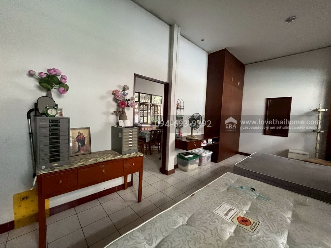 ขายบ้านเดี่ยว ซอยพระยาสุเรนทร์30 แยก6 พื้นที่ 153 ตรว. พื้นที่มากแบบนี้ไม่มีอีกแล้ว ขายเพียง 4.85 ล้านบาทเท่านั้น ทำเลดี ติดถนน 2 ด้าน ใกล้รถไฟฟ้าสายสีชมพู สถานีบางชัน