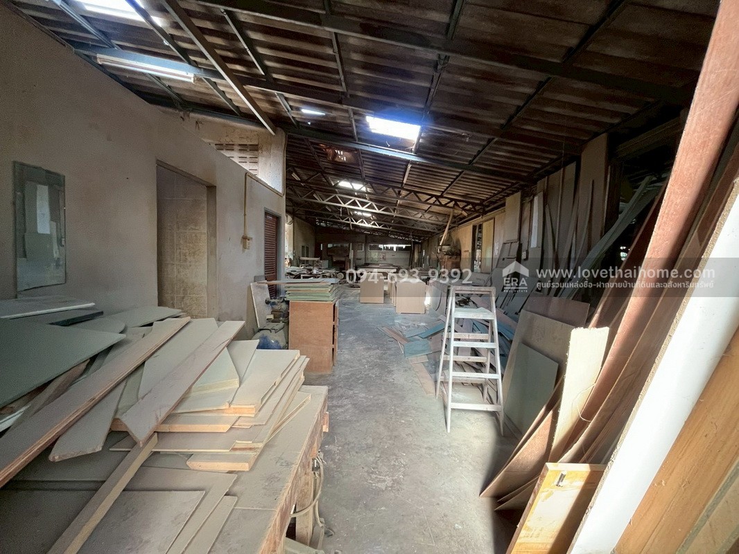 ขายที่ดิน ซอยพระยาสุเรนทร์30 แยก6/1 พร้อมแถม! โรงงานเฟอร์นิเจอร์ ฟรีค่ะ พื้นที่ 313 ตรว. ขาย เพียง18 ล้านบาท ทำเลเดินทางสะดวกมากๆ ด่วนๆ ราคาคุยได้สุดๆ