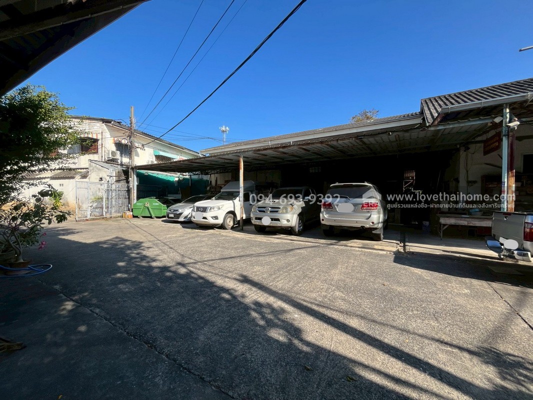 ขายที่ดิน ซอยพระยาสุเรนทร์30 แยก6/1 พร้อมแถม! โรงงานเฟอร์นิเจอร์ ฟรีค่ะ พื้นที่ 313 ตรว. ขาย เพียง18 ล้านบาท ทำเลเดินทางสะดวกมากๆ ด่วนๆ ราคาคุยได้สุดๆ