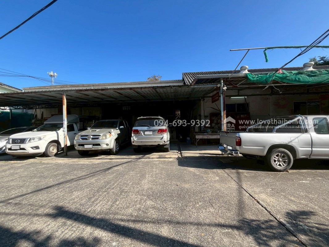 ขายที่ดิน ซอยพระยาสุเรนทร์30 แยก6/1 พร้อมแถม! โรงงานเฟอร์นิเจอร์ ฟรีค่ะ พื้นที่ 313 ตรว. ขาย เพียง18 ล้านบาท ทำเลเดินทางสะดวกมากๆ ด่วนๆ ราคาคุยได้สุดๆ