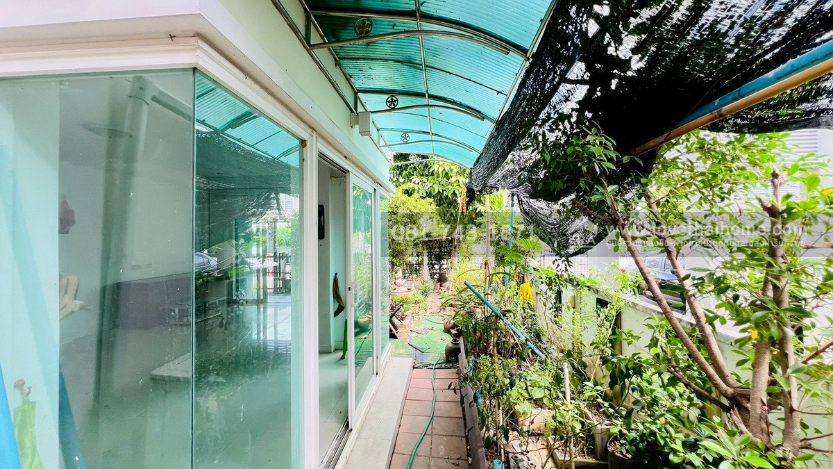 ขายบ้านเดี่ยว ศุภาลัย คอร์ทยาร์ด บางบัวทอง จ.นนทบุรี ทำเลดี ต้นโครงการ ซอย11 ราคาถูกและดีที่สุด บนพื้นที่ 50.8 ตรว. ขายแค่ 2.99 ล้านบาท สภาพบ้านต้องปรับปรุงนิดหน่อย รีบหน่อย คุยราคาได้