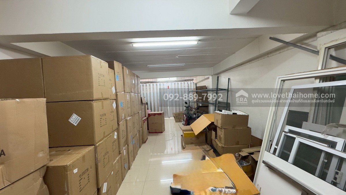 ขายตึกแถว 5 ชั้น หมู่บ้านอมรชัย2 ถนนพระราม2 ซอย34 มีทั้งหมด 4 คูหา พื้นที่ 80.4 ตรว. ราคาถูก ขายเพียง 16 ล้านบาท ใกล้เซ็นทรัล พระราม2