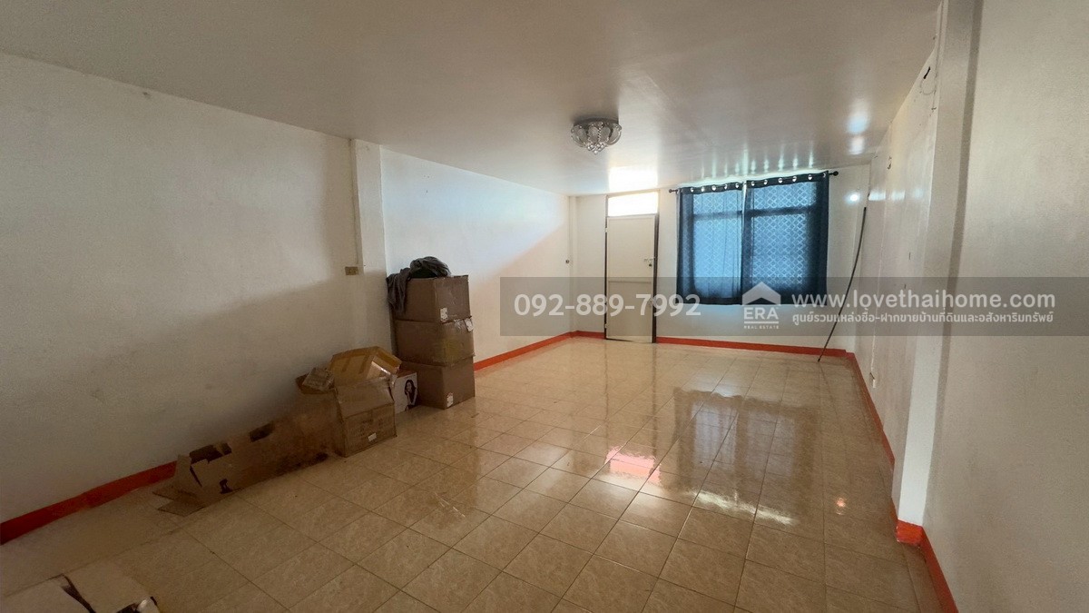 ขายตึกแถว 5 ชั้น หมู่บ้านอมรชัย2 ถนนพระราม2 ซอย34 มีทั้งหมด 4 คูหา พื้นที่ 80.4 ตรว. ราคาถูก ขายเพียง 16 ล้านบาท ใกล้เซ็นทรัล พระราม2