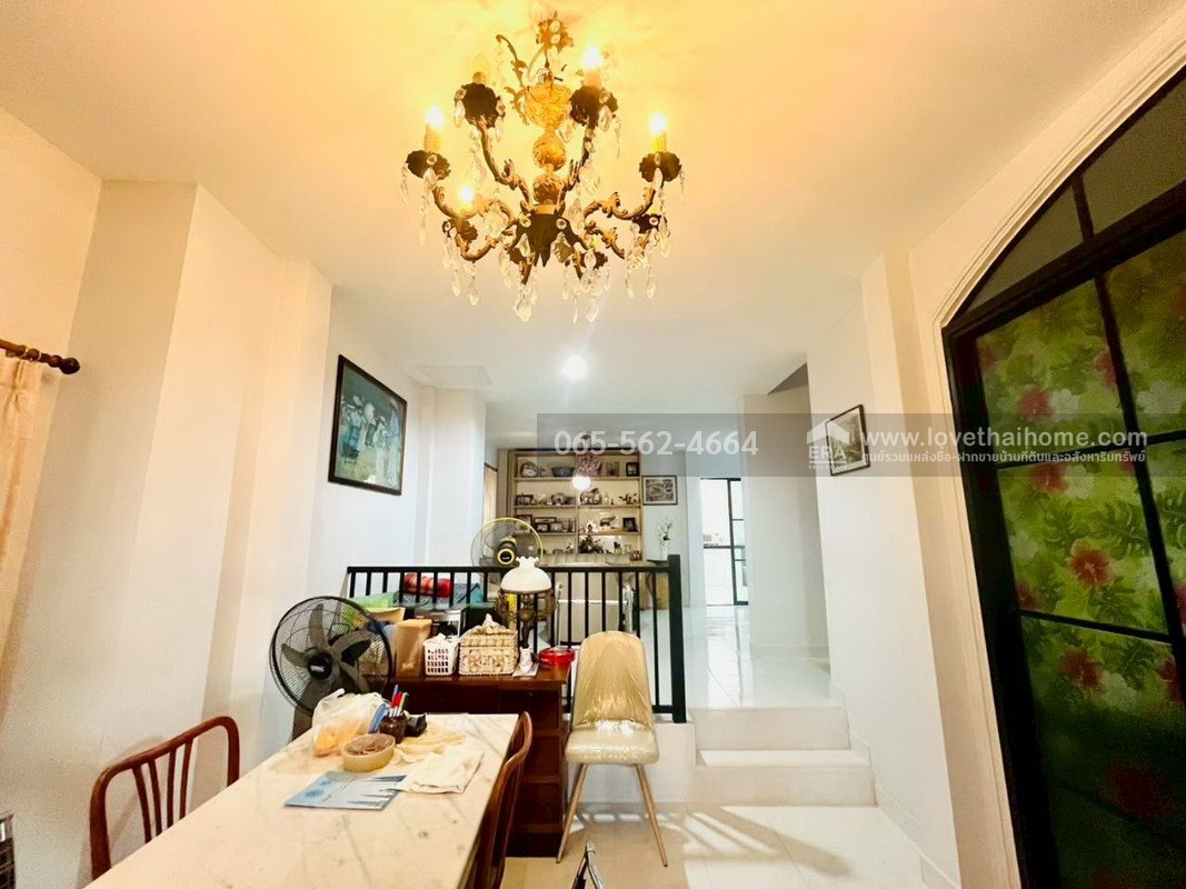 ขายทาวน์เฮ้าส์ 2 ชั้น หมู่บ้านแพรมาพร เพลส รังสิต คลอง4 ปทุมธานี พื้นที่ 37 ตรว. หลังมุม สวย รีโนเวทแล้ว ขายเพียง 1.99 ล้านบาทเท่านั้น