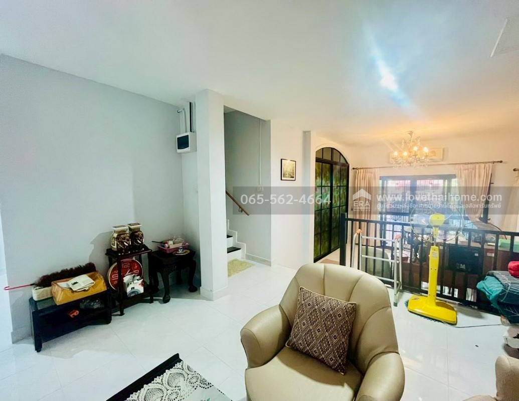 ขายทาวน์เฮ้าส์ 2 ชั้น หมู่บ้านแพรมาพร เพลส รังสิต คลอง4 ปทุมธานี พื้นที่ 37 ตรว. หลังมุม สวย รีโนเวทแล้ว ขายเพียง 1.99 ล้านบาทเท่านั้น