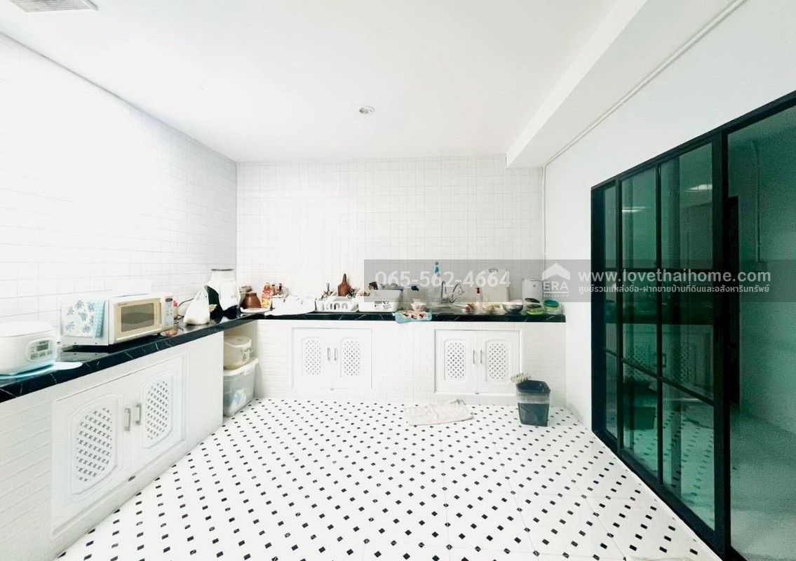 ขายทาวน์เฮ้าส์ 2 ชั้น หมู่บ้านแพรมาพร เพลส รังสิต คลอง4 ปทุมธานี พื้นที่ 37 ตรว. หลังมุม สวย รีโนเวทแล้ว ขายเพียง 1.99 ล้านบาทเท่านั้น