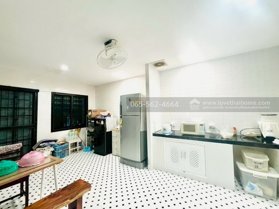 ขายทาวน์เฮ้าส์ 2 ชั้น หมู่บ้านแพรมาพร เพลส รังสิต คลอง4 ปทุมธานี พื้นที่ 37 ตรว. หลังมุม สวย รีโนเวทแล้ว ขายเพียง 1.99 ล้านบาทเท่านั้น