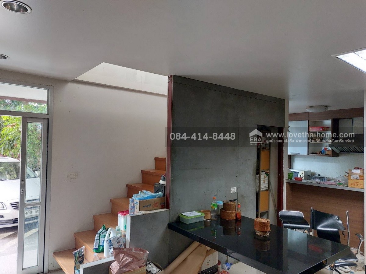 ขายบ้านเดี่ยว ลาดพร้าว107 แยก27 ย่านบางกะปิ พื้นที่101ตรว. จอดรถได้ 7 คัน ใกล้ ม.รัตนบัณฑิต และรพ.เวชธานี ใกล้รถไฟฟ้าลาดพร้าว101 ขายถูกเหลือเชื่อ เพียง7.9ล้านบ้าน ด่วนๆ รีบจอง