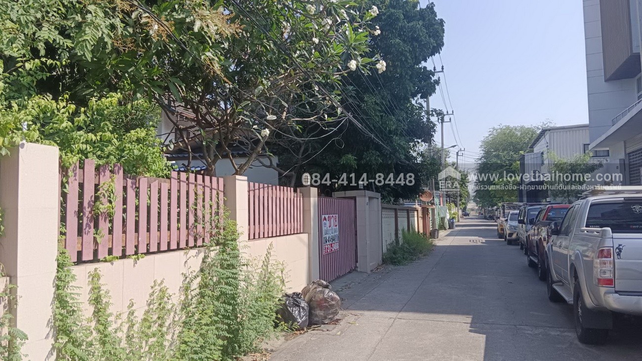 ขายบ้านเดี่ยว ลาดพร้าว107 แยก27 ย่านบางกะปิ พื้นที่101ตรว. จอดรถได้ 7 คัน ใกล้ ม.รัตนบัณฑิต และรพ.เวชธานี ใกล้รถไฟฟ้าลาดพร้าว101 ขายถูกเหลือเชื่อ เพียง7.9ล้านบ้าน ด่วนๆ รีบจอง