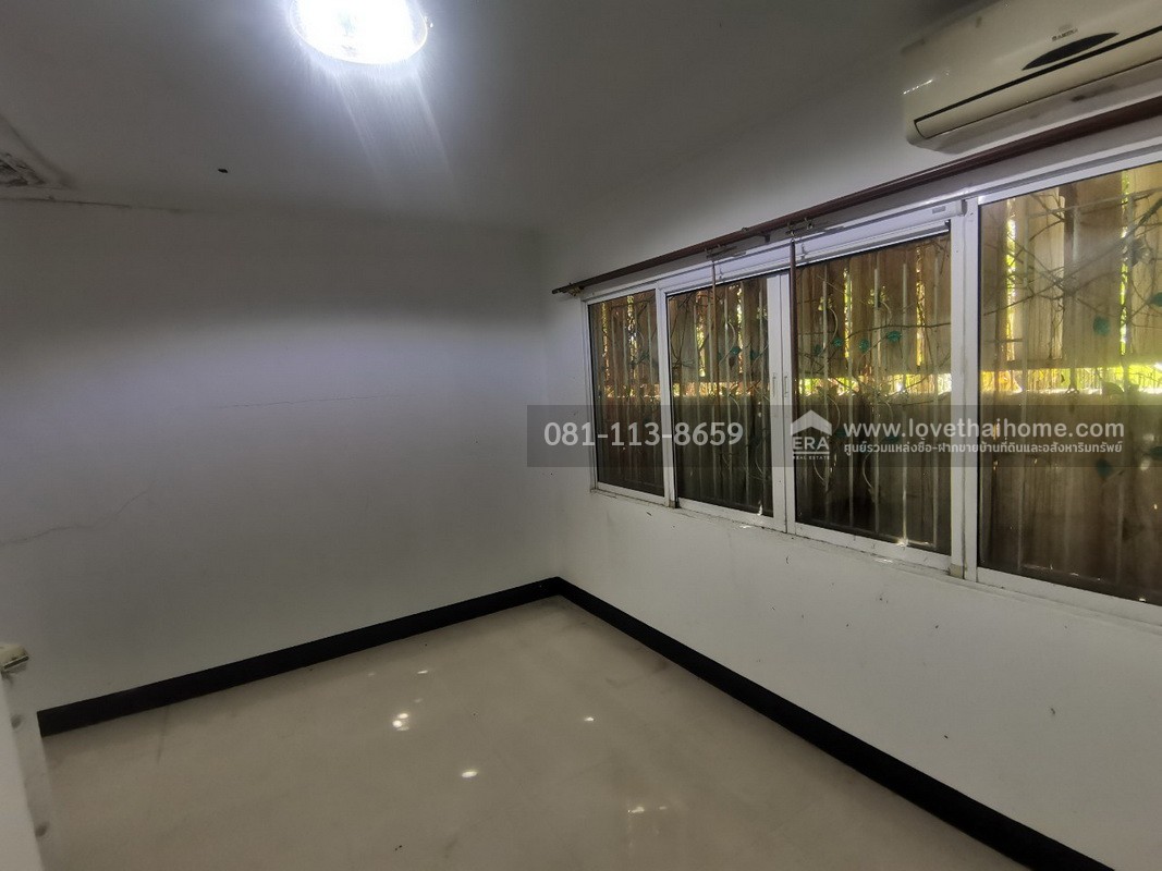 ขายบ้านเดี่ยว 2 ชั้น หมู่บ้านศุภาลัย ออร์คิดปาร์ค วัชรพล ถนนสุขาภิบาล5 ซอย67 พื้นที่ 80.7 ตรว. ขาย 6 ล้านบาท โครงการอยู่ติดถนนสุขาภิบาล5 ถ้าเห็นแล้วต้องชอบ ราคาต่อรองได้