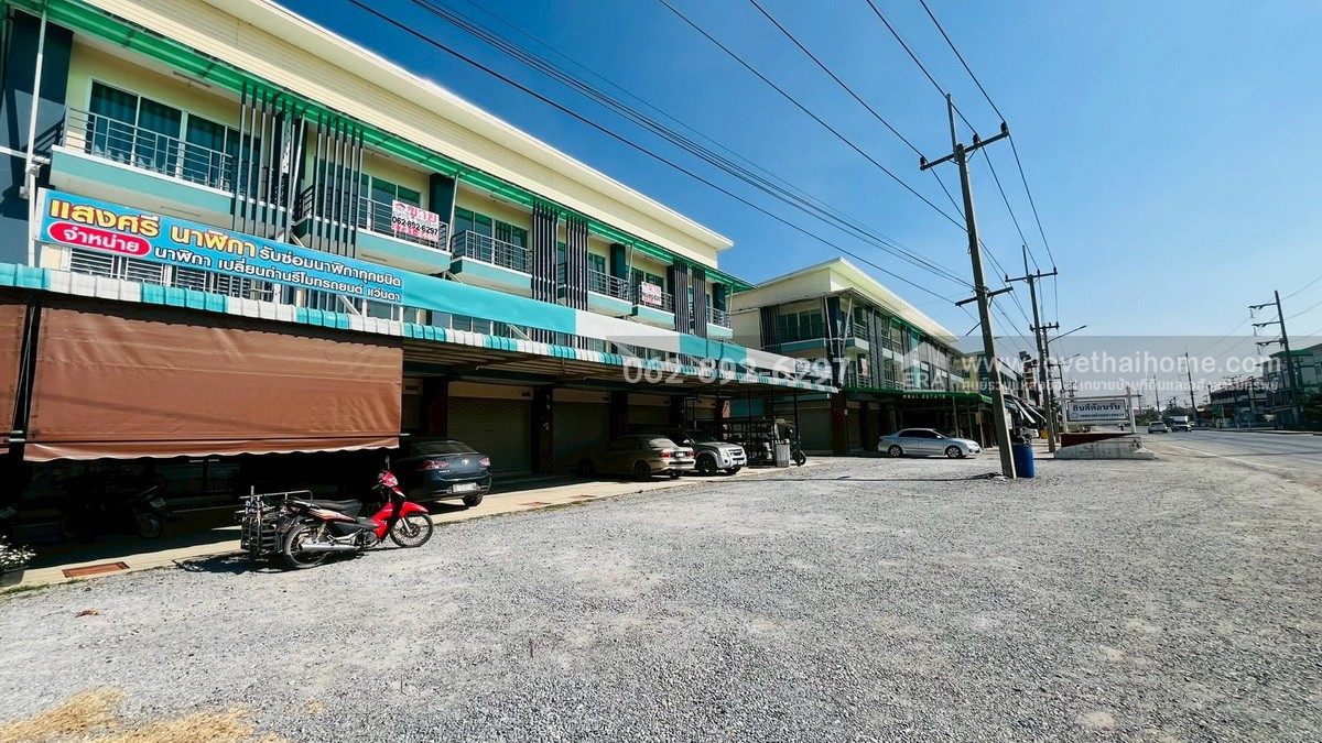 ขายด่วน! ตึกแถว 3 ชั้น ย่านบางเลน นครปฐม ตึกใหม่  2 คูหา ติดถนนหลัก ราคาเพียงแค่ห้องละ 2.95 ล้านบาทเท่านั้น (ขายรวม/แบ่งขายได้) ตึกสวยทันสมัย ราคาสุดคุ้ม-น่าซื้อสุดๆ ทรัพย์ดีแบบนี้ไม่ได้มีมาบ่อยๆนะจ๊ะ! ด่วนห้ามพลาด!