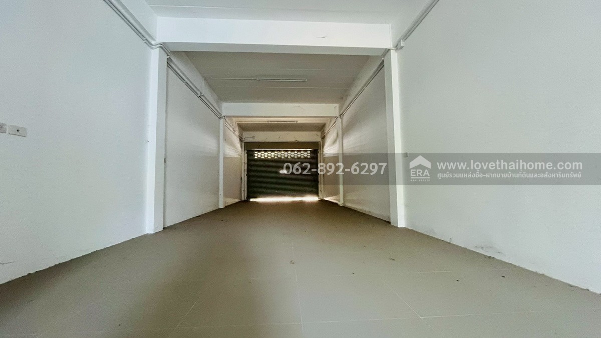 ขายด่วน! ตึกแถว 3 ชั้น ย่านบางเลน นครปฐม ตึกใหม่  2 คูหา ติดถนนหลัก ราคาเพียงแค่ห้องละ 2.95 ล้านบาทเท่านั้น (ขายรวม/แบ่งขายได้) ตึกสวยทันสมัย ราคาสุดคุ้ม-น่าซื้อสุดๆ ทรัพย์ดีแบบนี้ไม่ได้มีมาบ่อยๆนะจ๊ะ! ด่วนห้ามพลาด!