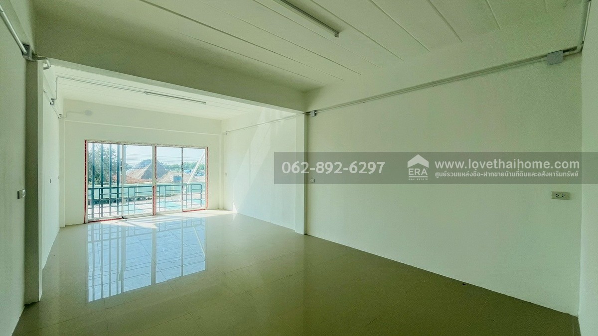 ขายด่วน! ตึกแถว 3 ชั้น ย่านบางเลน นครปฐม ตึกใหม่  2 คูหา ติดถนนหลัก ราคาเพียงแค่ห้องละ 2.95 ล้านบาทเท่านั้น (ขายรวม/แบ่งขายได้) ตึกสวยทันสมัย ราคาสุดคุ้ม-น่าซื้อสุดๆ ทรัพย์ดีแบบนี้ไม่ได้มีมาบ่อยๆนะจ๊ะ! ด่วนห้ามพลาด!