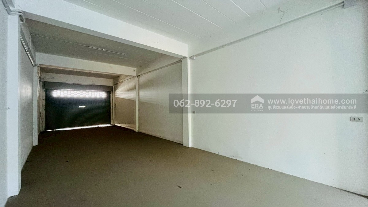 ขายด่วน! ตึกแถว 3 ชั้น ย่านบางเลน นครปฐม ตึกใหม่  2 คูหา ติดถนนหลัก ราคาเพียงแค่ห้องละ 2.95 ล้านบาทเท่านั้น (ขายรวม/แบ่งขายได้) ตึกสวยทันสมัย ราคาสุดคุ้ม-น่าซื้อสุดๆ ทรัพย์ดีแบบนี้ไม่ได้มีมาบ่อยๆนะจ๊ะ! ด่วนห้ามพลาด!