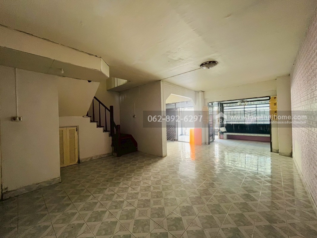 ขายทาวน์เฮ้าส์ 2 ชั้น หมู่บ้านพฤกษา13 รังสิต คลอง3 ขนาด 18 ตรว. ทำเลดี ราคาน่ารัก ขายเพียงแค่ 1.4 ล้านบาทเท่านั้น มีบ้านเป็นของตัวเองง่ายกว่าที่คิด อยู่เองก็ดี/ลงทุนก็ได้ ด่วน!มีแค่หลังเดียวนะจ๊ะ