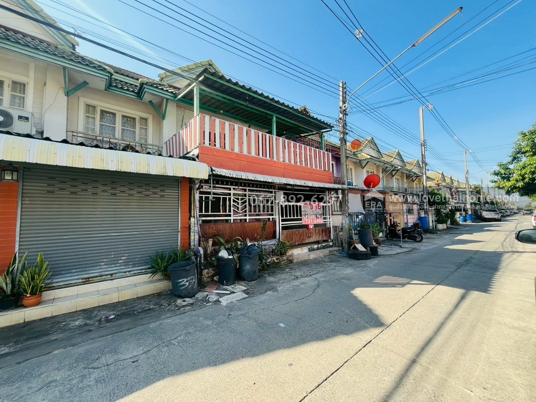 ขายทาวน์เฮ้าส์ 2 ชั้น หมู่บ้านพฤกษา13 รังสิต คลอง3 ขนาด 18 ตรว. ทำเลดี ราคาน่ารัก ขายเพียงแค่ 1.4 ล้านบาทเท่านั้น มีบ้านเป็นของตัวเองง่ายกว่าที่คิด อยู่เองก็ดี/ลงทุนก็ได้ ด่วน!มีแค่หลังเดียวนะจ๊ะ