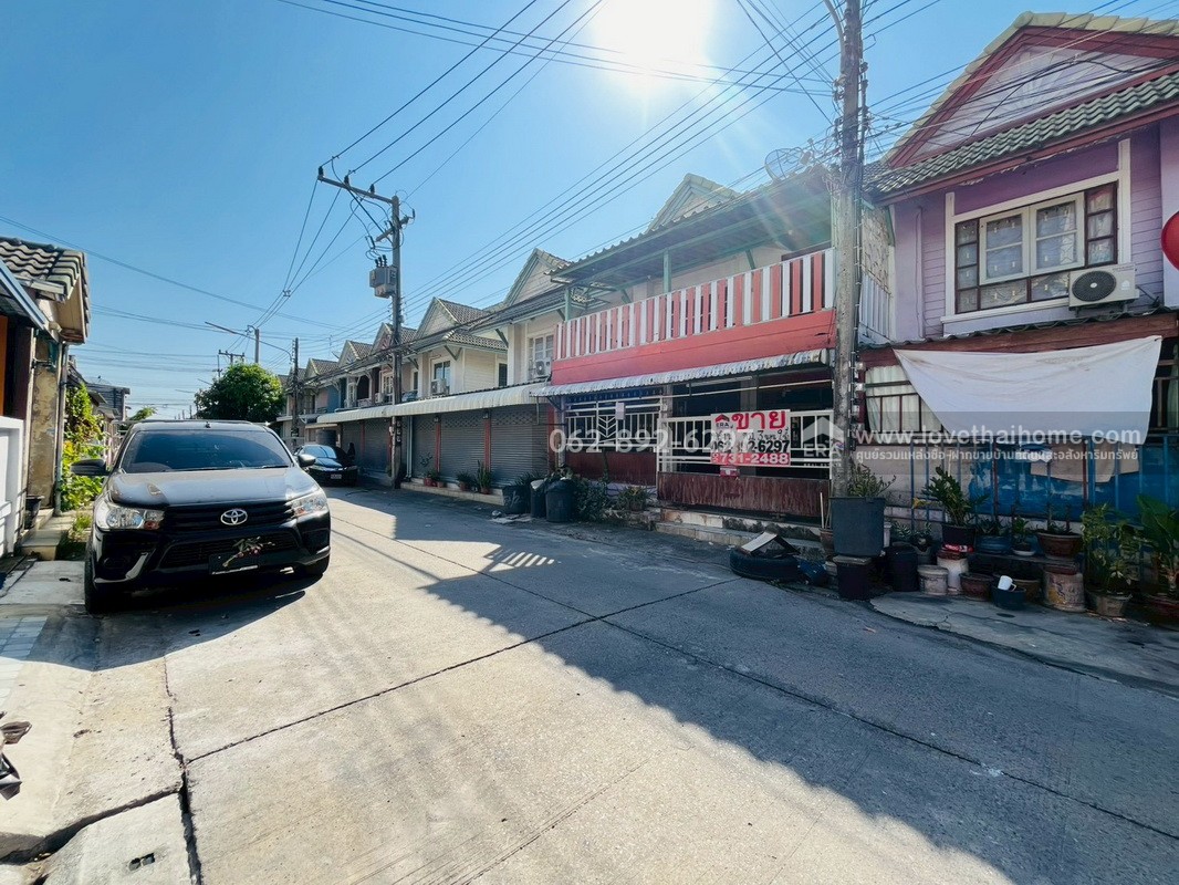 ขายทาวน์เฮ้าส์ 2 ชั้น หมู่บ้านพฤกษา13 รังสิต คลอง3 ขนาด 18 ตรว. ทำเลดี ราคาน่ารัก ขายเพียงแค่ 1.4 ล้านบาทเท่านั้น มีบ้านเป็นของตัวเองง่ายกว่าที่คิด อยู่เองก็ดี/ลงทุนก็ได้ ด่วน!มีแค่หลังเดียวนะจ๊ะ