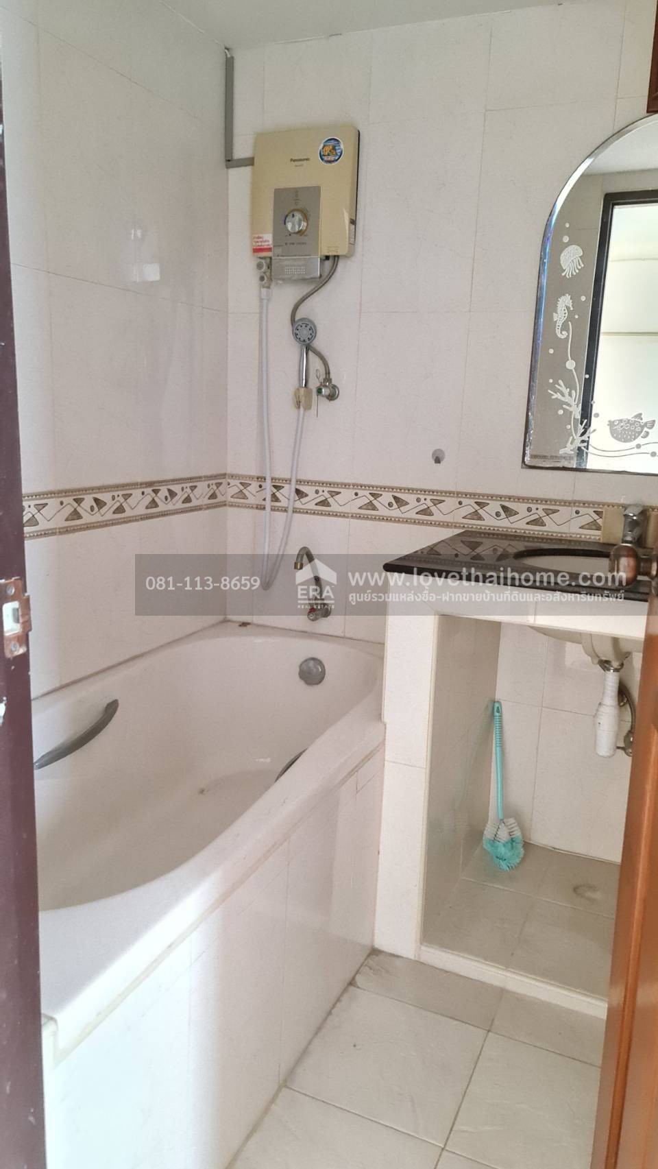 ขายตึกแถว 3.5 ชั้น ซอยประชาอุทิศ22 พื้นที่ 31 ตารางวา ขายเพียง 4.5 ล้านบาทเท่านั้น ตกแต่งใหม่หมดทั้งหลัง หิ้วกระเป๋าเข้าอยู่ได้เลย