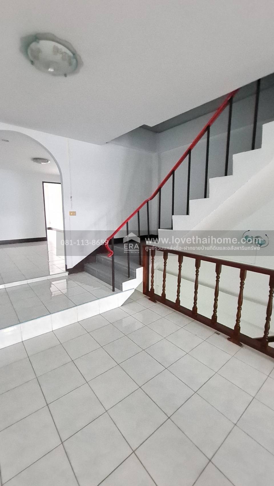 ขายตึกแถว 3.5 ชั้น ซอยประชาอุทิศ22 พื้นที่ 31 ตารางวา ขายเพียง 4.5 ล้านบาทเท่านั้น ตกแต่งใหม่หมดทั้งหลัง หิ้วกระเป๋าเข้าอยู่ได้เลย