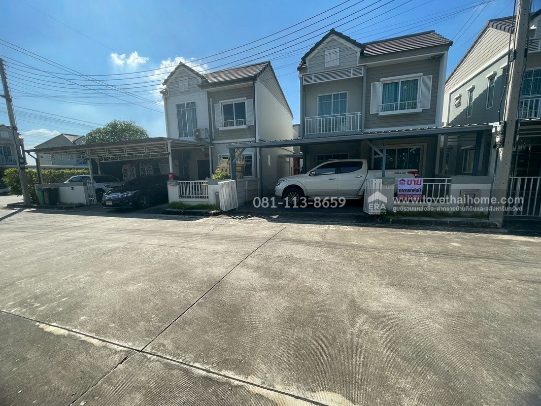 ขายบ้านแฝด 2 ชั้น หมู่บ้านเดอะวิลเลจ รังสิต-วงแหวน คลอง5 ถนนลำลูกกา คลอง5 พื้นที่ 28 ตรว. ขาย 3 ล้านบาท ใกล้รถไฟฟ้าสายสีเขียว สถานีคลอง5