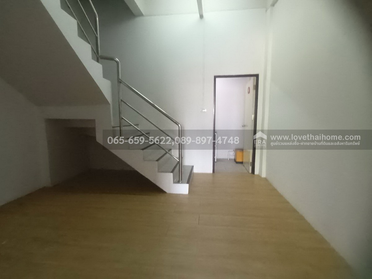 ขายตึกแถว4ชั้น พระองค์เจ้าสาย คลอง4 ธัญบุรี ปทุมธานี พื้นที่17.5ตรว. ราคา5.29ล้าน ทำเลเยี่ยมสุดยอด ติดถนนใหญ่ เหมาะค้าขายหรือทำออฟฟิศ รีบจองด่วนช้าอดเป็นเจ้าของ